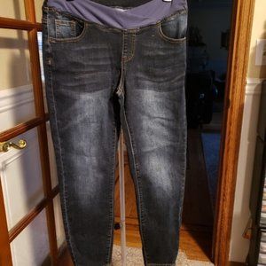 Never worn Maternity blue jean crop / ankle pants sz large